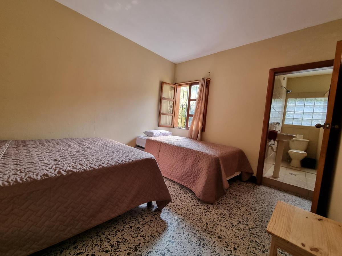 Habitación Doble con baño privado - 2 camas