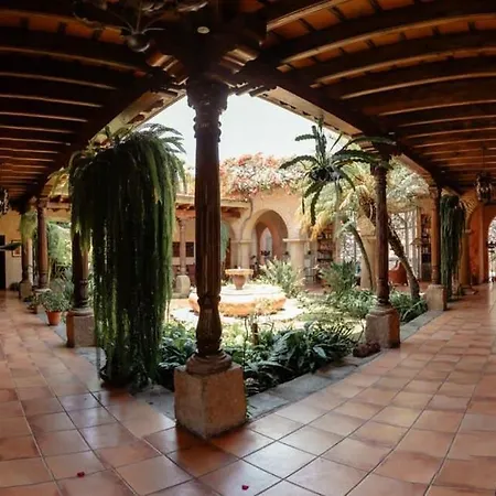Posada De Los Leones Main 5Br-3